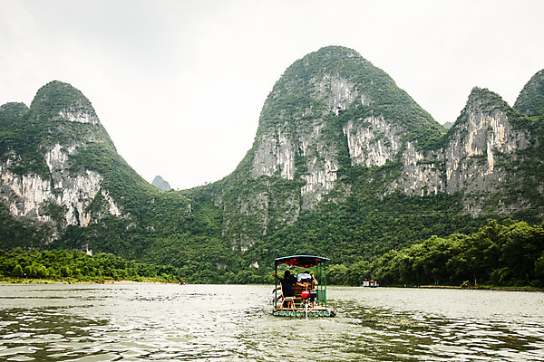 포토 JPG 해외이미지 나무 아시아 여행 백그라운드 비즈니스 자연 휴가 산 풍경 경사 사람없음 야외 초록색 물 파란색 강 여행객 중국 바위 흰색 시골 거친 보트 그룹 숲 강가 작음 대나무 언덕 부식 장면 남쪽 내추럴 지질학 해외202004 해외포토 자연요소 식물 교육 나라 컬러 배_교통 사람 돌_바위 크기 방향 생태계 파일형식 이미지허브