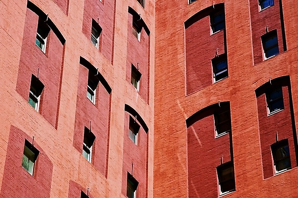 포토 JPG 해외이미지 직업 건축물 디자인 외관 여행 컨셉 비즈니스 건축양식 창문 유리 하늘 성공 회의 지붕 직장 사람 사람없음 건물 빨간색 파란색 도시풍경 사무실 반사 탑 고층빌딩 블록 도시 업무 재산 도심 상승 각도 스카이라인 철강 스타일 해외202004 해외포토 건축 컬러 회사 재질 풍경 빌딩 금융 작업 파일형식 이미지허브