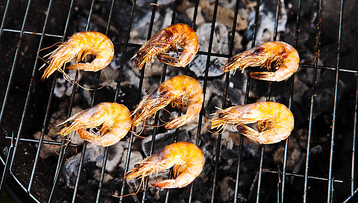 포토 JPG 해외이미지 주간 새우 육류 요리 사람없음 야외 파티 정원 연기 그릴 바비큐 굽기 새우구이 해외202004 해외포토 자연요소 음식 식재료 주방용품 갑각류 이벤트 구이 파일형식 이미지허브