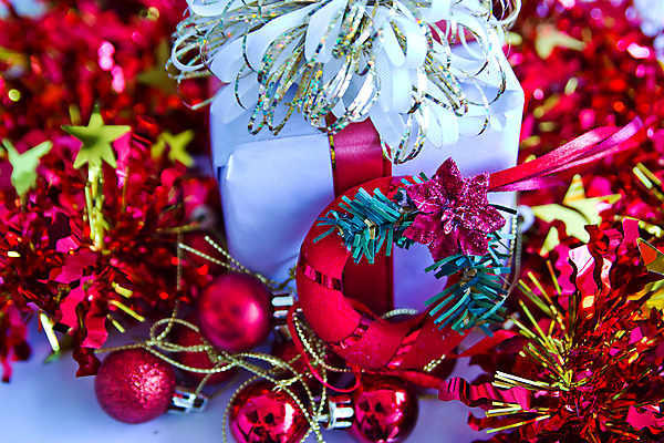 포토 JPG 해외이미지 계절 백그라운드 크리스마스장식 크리스마스 겨울 공 휴가 새해 매달리기 사람없음 장식 빨간색 흰색 축하 화려 12월 연도 오브젝트 고립 여의주 해외202004 해외포토 기념일 컬러 컨셉 모션 날짜 파일형식 이미지허브