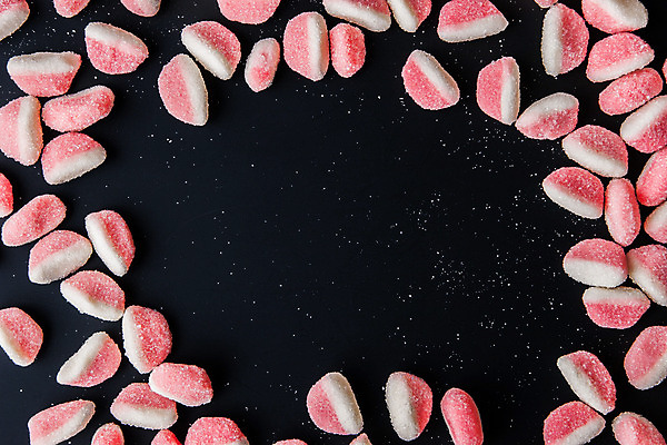 포토 JPG 해외이미지 음식 분홍색 백그라운드 휴가 디저트 프레임 사탕 요리 사람없음 가로 컬러풀 과자 검은색 줄무늬 흰색 달콤 떨어짐 설탕 질감 마멀레이드 해외202004 해외포토 컬러 컨셉 무늬 맛 잼 파일형식 이미지허브