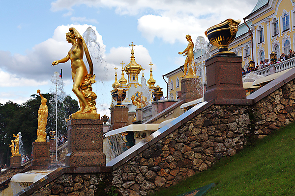 포토 JPG 해외이미지 전통 건축물 공원 유럽 기독교 전통문화 여행 십자가 건축양식 창문 자연 하늘 휴가 주택 미술 사람없음 장식 물 여름 관광지 교회 궁전 화려 역사 황금 고급 우아함 맨션 배열 러시아 귀족 명승지 스타일 해외202004 해외포토 자연요소 계절 공공시설 건축 나라 종교 문화 컨셉 고건축 종교건축 문화예술 풍경 건물 생태계 파일형식 이미지허브