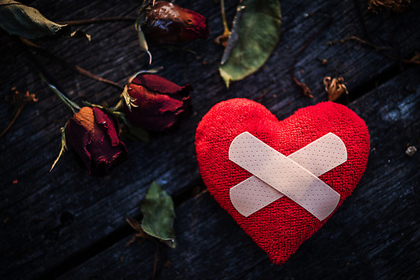 포토 JPG 해외이미지 디자인 커플 감정 백그라운드 컨셉 관계 자연 건조 발렌타인데이 건강 사랑 사람없음 빨간색 약 장미 우주 고통 슬픔 흰색 하트 긴급 죽음 신용카드 보호 상처 심볼 붕대 내추럴 고립 깨짐 단절 돌봄 석고 옛날 이혼 적자 치유 해외202004 해외포토 모양 꽃 컬러 의학 모션 데이이벤트 금융 생태계 파일형식 이미지허브