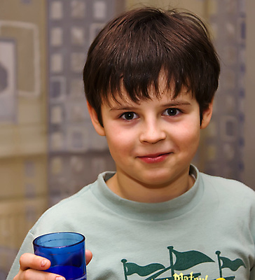 포토 JPG 해외이미지 1 얼굴 어린이 한명 사람 소년 흰색 표현 표현성 해외202004 해외포토 남자 컬러 신체부위 파일형식 이미지허브