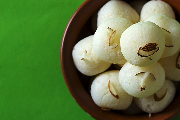 포토 JPG 해외이미지 디저트 사람없음 도자기 원형 사기그릇 인도음식 해외포토 도형 그릇 음식 동양음식 파일형식 이미지허브