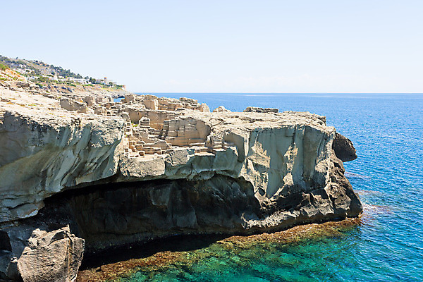 포토 JPG 해외이미지 응시 유럽 바다 여행 자연 표면 휴가 수영장 풍경 사람없음 물 여름 빛 햇빛 수영 이탈리아 절벽 하이킹 껍질 바위 만 동굴 암초 두더지 채석 터키석 해외202004 해외포토 자연요소 시선 계절 나라 레저 태양 돌_바위 수상스포츠 보석 생태계 파일형식 이미지허브