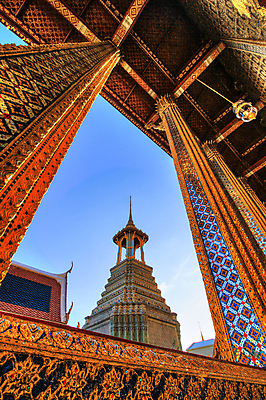 포토 JPG 해외이미지 주간 구름 종교 불교 창문 태국 하늘 휴가 미술 사람없음 파란색 빛 컬러풀 햇빛 태양 맑음 활발 궁전 흰색 사찰 황금 그늘 만족 수도원 강렬 해외202004 해외포토 자연요소 감정 아시아 컬러 컨셉 고건축 종교건축 날씨 문화예술 파일형식 이미지허브