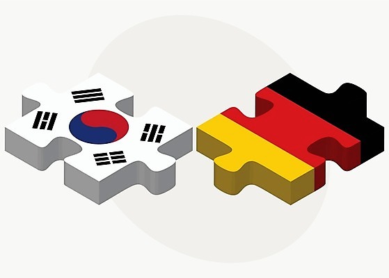 EPS 해외이미지 조각 컨셉 일러스트 비즈니스 관계 협력 서울 한국 함께함 독일 사람 그래픽 3D 깃발 퍼즐 연결 결합 접속 오브젝트 흰배경 베를린 나눔 해결 남쪽 고립 공화국 전국 정부 정치 통일 해외202004 해외일러스트 유럽 나라 아시아 흰색 방향 디지털합성 파일형식 벡터 컬러 이미지허브