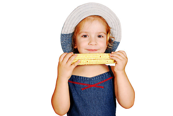 포토 JPG 해외이미지 백인 여자 딸 행복 어린이 포즈 농업 채소 과일 디저트 건강 옥수수 한명 미소 사람 청춘 컬러풀 노란색 흰색 표현 신선 잡기 달콤 맛 먹기 만족 유기농 숙성 천진난만 해외202004 해외포토 서양인 1 웰빙 감정 산업 음식 컬러 컨셉 가족 모션 곡류 표정 파일형식 이미지허브
