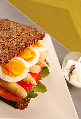 포토 JPG 해외이미지 1 빵 조각 토마토 채소 부분 샌드위치 건강 사람없음 세로 신선 상추 가득함 아스파라거스 슬라이스 서빙 폭식 채식주의자 해외202004 해외포토 음식 채식 파일형식 이미지허브