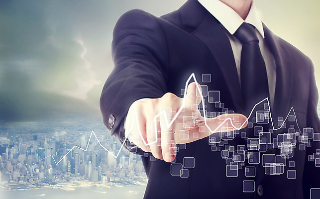 포토 JPG 해외이미지 손 남자 컨셉 비즈니스 손가락 하늘 성공 그래프 미래 사람 정장 사람없음 건물 금융 경제 디지털 스크린 터치 성장 가리킴 도시 비즈니스맨 계획 뉴욕 긍정 쇼 비전 언론 맨해튼 진행 인터페이스 정중 터치스크린 가상 해외202004 해외포토 건축물 옷 손짓 신체부위 미국 직장인 파일형식 이미지허브