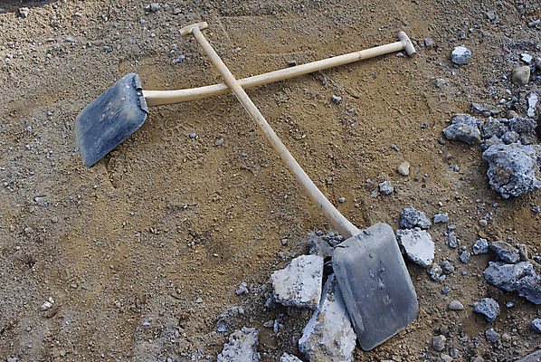 포토 JPG 해외이미지 직업 산업 도로 컨셉 직장 사람없음 야외 건물 가로 햇빛 흙 장비 도구 도시 업무 작업 땅 일시정지 점심식사 단절 땅바닥 땅파기 해외202004 해외포토 건축물 길 회사 교통시설 바닥 태양 식사 파일형식 이미지허브