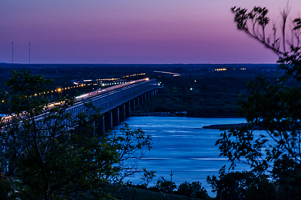 포토 JPG 해외이미지 디자인 도로 여행 겨울 건축양식 교통시설 자동차 벽돌 안테나 사람없음 초록색 물 빛 강 농장 중국 일몰 등불 고가도로 개울 야간 저녁 연결 건축가 아스팔트 러시아 수로 공학 교체 넘어짐 업그레이드 철강 콘크리트 해외202004 해외포토 자연요소 직업 계절 교육 건축 유럽 아시아 길 육상교통 컬러 교통 농업 통신 모션 조명 노을 고속도로 시설 파일형식 이미지허브