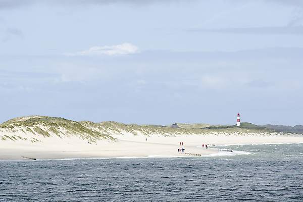 포토 JPG 해외이미지 구름 바다 건축양식 하늘 휴가 휴식 등대 독일 사람 사람없음 빨간색 물 탑 모래언덕 심볼 카피스페이스 해외202004 해외포토 자연요소 건축물 건축 유럽 컬러 컨셉 공백 언덕 파일형식 이미지허브