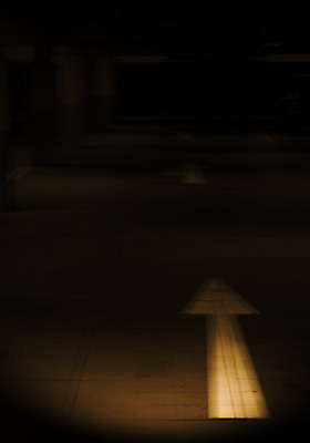 포토 JPG 해외이미지 모양 디자인 도로 선 벽 여행 백그라운드 성공 출입구 화살 바닥 경사 사람없음 빛 검은색 어둠 페인트 줄무늬 회색 운전 고속도로 보행로 터널 주차 아스팔트 방향 심볼 사인 속도 지하 자동 차고 콘크리트 수평선 해외202004 해외포토 길 컬러 컨셉 무늬 교통시설 모션 파일형식 이미지허브