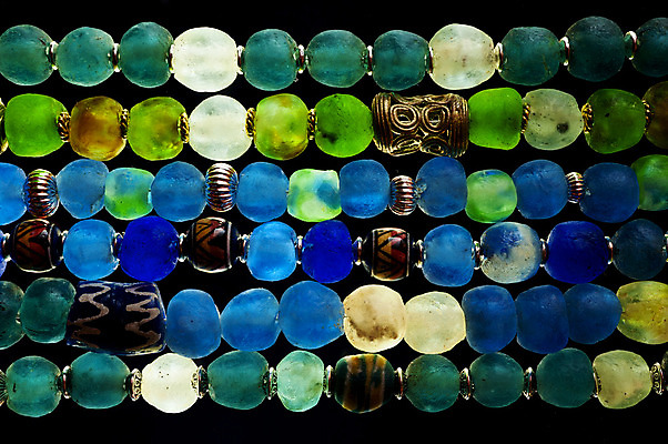 포토 JPG 해외이미지 백그라운드 목걸이 장신구 유리 사람없음 장식 컬러풀 유행 검은색 닫기 보석 구슬 질감 대리석 수공예 고립 해외202004 해외포토 컬러 재료 모션 재질 광석 공예 파일형식 이미지허브