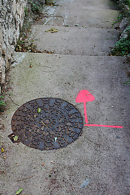 포토 JPG 해외이미지 모양 분홍색 컨셉 추상 화살 사람없음 빨간색 계단 가리킴 심볼 분무기 콘크리트 해외202004 해외포토 컬러 무늬 손짓 파일형식 이미지허브