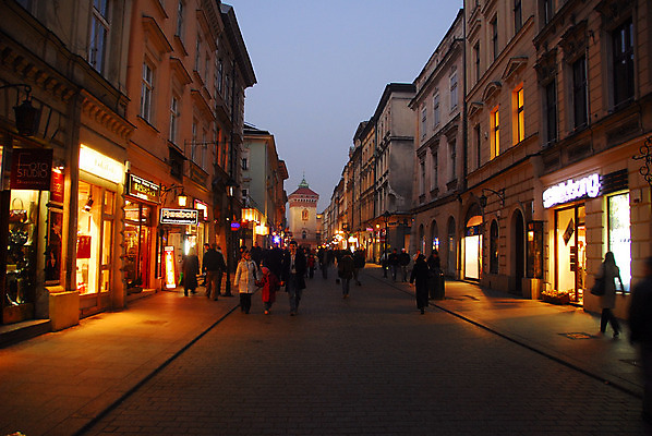 포토 JPG 해외이미지 겨울 건축양식 하늘 전등 거리 사람없음 건물 폴란드 옛날 크라쿠프 해외202004 해외포토 건축물 계절 건축 유럽 조명 파일형식 이미지허브