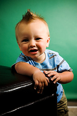 포토 JPG 해외이미지 백인 라이프스타일 행복 감정 아들 얼굴 어린이 포즈 한명 사람 소년 유행 기쁨 표현 아기 9 닫기 작음 월 걸음마 결백 천진난만 스타일 해외202004 해외포토 서양인 1 남자 컨셉 가족 모션 생활 신체부위 숫자 날짜 크기 파일형식 이미지허브