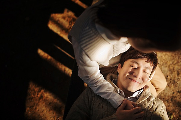 포토 JPG 주간 라이프스타일 부부 계절 여자 남자 모션 휴식 한국 미소 사람 앉기 동양인 상반신 성인 야외 두명 앞모습 30대 눕기 산책 한국인 가을 수목원 경기도 부부라이프 파주 장년만 성인만 국내포토 자연요소 커플 아시아 뷰포인트 컨셉 표정 인종 생활 장년 파일형식