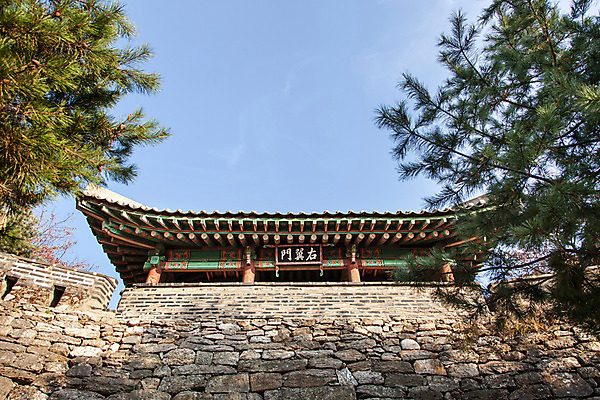 포토 JPG 주간 나무 식물 건축물 계절 하늘 한국 풍경 사람없음 야외 가을 남한산성 국내포토 자연요소 건축 아시아 경기도 파일형식