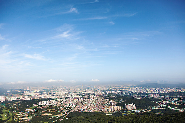 포토 JPG 주간 구름 계절 하늘 한국 풍경 사람없음 야외 건물 여름 남한산성 국내포토 자연요소 건축물 아시아 경기도 파일형식