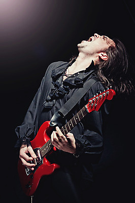 포토 JPG 해외이미지 별 문화 줄 음악 조명 한명 사람 이벤트 파티 금속 검은색 쪽지 축제 힘 소리 콘서트 공연 연주자 음악가 에너지 무대 기구 기타 악단 예술가 시끄러움 그런지 뮤지컬 블루스 비명 인기 펑크 플레이어 생존 해외202004 해외포토 자연요소 직업 1 컬러 재질 현악기 문화예술 파일형식 이미지허브