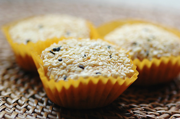 포토 JPG 해외이미지 아시아 음식 밥 디저트 요리 동양인 사람없음 쿠키 과자 케이크 일본 빵집 신선 달콤 맛 매끈함 부드러움 깨 푸딩 어려움 입가심 타르트 페스츄리 해외202004 해외포토 나라 빵 컨셉 식재료 인종 상점 조미료 감각 파이_빵 파일형식 이미지허브