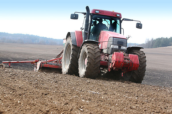 포토 JPG 해외이미지 직업 산업 지구 음식 밭 농업 비즈니스 옥수수 풍경 사람없음 농작물 농장 기계 장비 시골 밀 먼지 트랙터 심기 쟁기 파종 세련 해외202004 해외포토 모션 곡류 농사 농기계 특수차량 파일형식 이미지허브