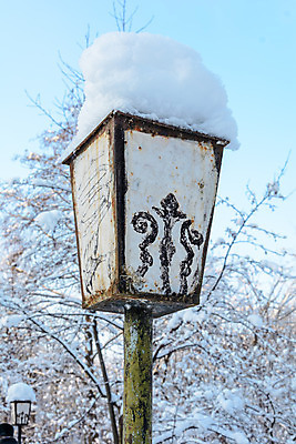 포토 JPG 해외이미지 나무 구름 계절 길 겨울 가로등 자연 하늘 날씨 전등 풍경 사람없음 빛 햇빛 태양 산책 추위 나뭇가지 등불 램프 손전등 소나무 숲 서리 자작나무 화창 가문비나무 해외202004 해외포토 자연요소 식물 공공시설 휴식 조명 생태계 파일형식 이미지허브