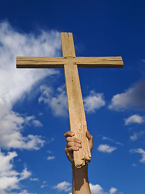 포토 JPG 해외이미지 구름 전통 손 남자 기독교 종교 컨셉 십자가 자연 하늘 부활절 사람 사람없음 야외 목재 세로 파란색 빛 갈색 평화 믿음 기도 시골 예수 영혼 심볼 쇼 신성 희생 천국 귀족 신앙심 해외202004 해외포토 자연요소 나무 기념일 감정 컬러 재료 신체부위 신_종교 생태계 파일형식 이미지허브