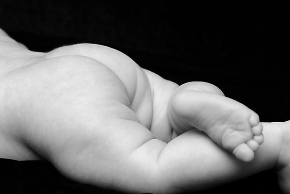 포토 JPG 해외이미지 발 엄마 바닥 사람없음 검은색 아기 신생아 손톱 발가락 양발 해외202004 해외포토 손 컬러 가족 사람 신체부위 파일형식 이미지허브