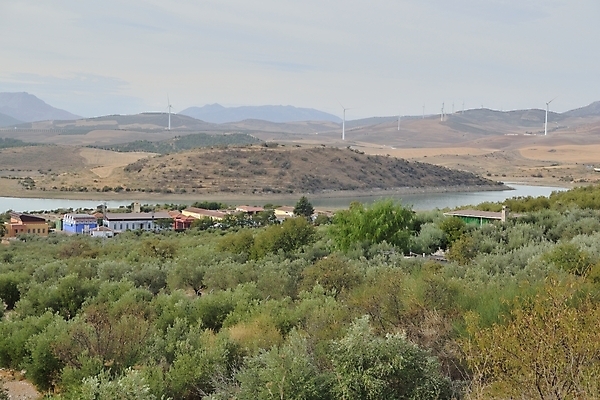 포토 JPG 해외이미지 나무 계절 공원 호수 여행 백그라운드 자연 하늘 산 풍경 사람없음 초록색 물 여름 파란색 강 반사 환경 맑음 침묵 봄 거울 흰색 시골 연못 스페인 장면 수평선 해외202004 해외포토 자연요소 식물 공공시설 유럽 컬러 날씨 소리 생태계 파일형식 이미지허브