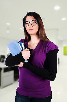 포토 JPG 해외이미지 학생 라이프스타일 여자 교육 백그라운드 교실 학교 한명 사람 20대 성인 책 스터디 공책 시험 흰색 불안 대학교 모음 심각 해외202004 해외포토 1 감정 컬러 컨셉 문구용품 청년 한글 생활 학습 파일형식 이미지허브