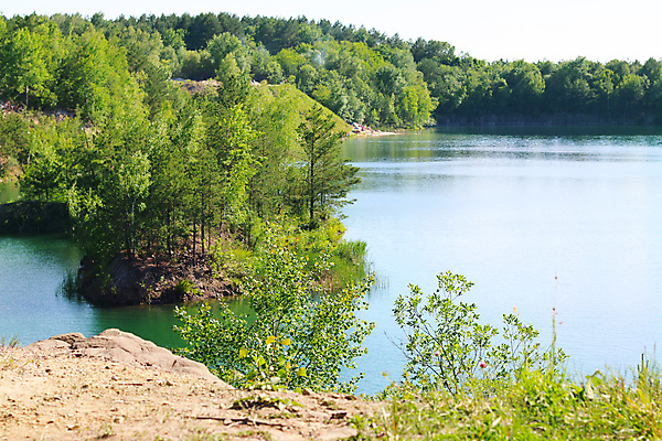 포토 JPG 해외이미지 나무 식물 구름 호수 섬 여행 백그라운드 잎 자연 하늘 휴가 휴식 풍경 사람없음 야외 초록색 물 여름 파란색 강 태양 소풍 평화 환경 맑음 침묵 바위 숲 장면 내추럴 뱃놀이 수평선 해외202004 해외포토 자연요소 계절 컬러 컨셉 배_교통 날씨 야외활동 전통놀이 소리 돌_바위 생태계 파일형식 이미지허브