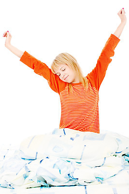 포토 JPG 해외이미지 손 여자 무기 베개 휴식 건강 한명 안전 꿈 침대 잠 닫기 순수 보안 위치 내추럴 결백 천진난만 안락 해외202004 해외포토 1 가구 컨셉 침구 모션 사람 신체부위 파일형식 이미지허브