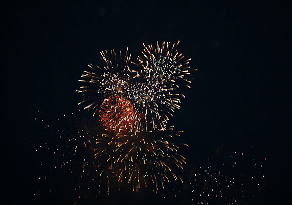 포토 JPG 해외이미지 기념일 행복 꽃다발 백그라운드 크리스마스 하늘 불 추상 휴가 새로움 기념 폭죽 불꽃놀이 이벤트 사람없음 파란색 빛 컬러풀 파티 검은색 축제 어둠 축하 야간 폭발 그림 쇼 경례 파열 독립 땅바닥 화상 해외202004 해외포토 자연요소 꽃 감정 컬러 컨셉 무늬 놀이 바닥 인사 상처 파일형식 이미지허브