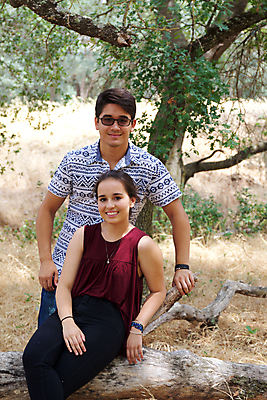 포토 JPG 해외이미지 백인 커플 응시 공원 여자 남자 행복 감정 2 데이트 관계 자연 함께함 사랑 사람 앉기 소년 야외 두명 10대 연도 만족 옛날 해외202004 해외포토 서양인 시선 공공시설 어린이 컨셉 모션 청소년 생태계 파일형식 이미지허브