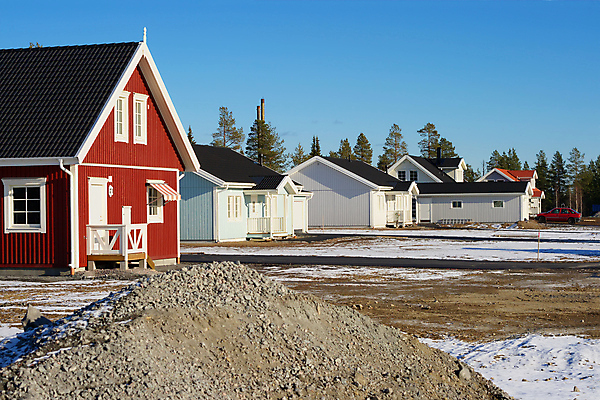 포토 JPG 해외이미지 건축양식 하늘 새로움 주택 사람없음 야외 건물 빨간색 파란색 가을 해외202004 해외포토 건축물 계절 건축 컬러 컨셉 파일형식 이미지허브