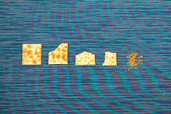 포토 JPG 해외이미지 전통 음식 백그라운드 건조 건강 사람없음 쌓기 크래커 쿠키 황금 맛 아침식사 낟알 밀 굽기 먹기 정사각형 소금 토막 방법 절임 짠맛 페스츄리 해외202004 해외포토 도형 빵 컨셉 모션 디저트 곡류 식사 구이 파일형식 이미지허브