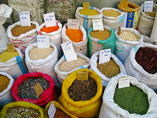 포토 JPG 해외이미지 계절 음식 가방 재료 고추 건조 씨앗 사람없음 빨간색 초록색 갈색 검은색 흰색 뜨거움 양념 맛 가루 수집 허브 향신료 매움 아로마 향 후추 모음 성분 요르단 해외202004 해외포토 식물 잡화 컬러 컨셉 채소 중동 향미료 파일형식 이미지허브