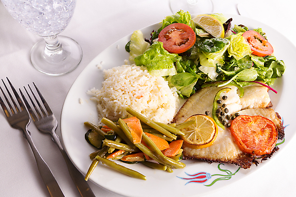 포토 JPG 해외이미지 접시 음식 바다 조각 백그라운드 포크 토마토 채소 파슬리 건강 어류 요리 사람없음 빨간색 초록색 머리 식사 저녁식사 줄무늬 당근 흰색 신선 고명 맛 그릴 상추 레몬 해산물 만족 준비 꼬리 양배추 포도나무 레시피 후추 점심식사 해외202004 해외포토 식기 감정 컬러 컨셉 무늬 과일 주방용품 뿌리채소 신체부위 수중동물 과일나무 향신료 파일형식 이미지허브