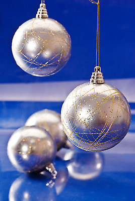 포토 JPG 해외이미지 백그라운드 크리스마스 공 휴가 새해 사람없음 장식 축하 은색 질감 여의주 해외202004 해외포토 기념일 컬러 컨셉 파일형식 이미지허브