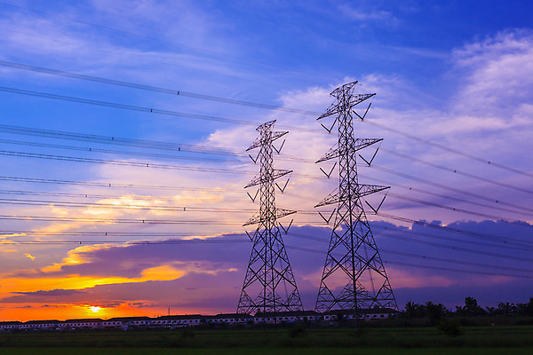 포토 JPG 해외이미지 식물 실루엣 산업 선 건축양식 하늘 산 프레임 사람없음 파란색 환경 탑 금속 힘 장비 발전기 에너지 역 저녁 위험 큼 전염 철사 볼트 봉 철탑 엔진 공학 세대 분배 전압 철강 현재 힘찬 공급 해외202004 해외포토 건축물 교육 건축 컬러 컨셉 교통시설 재질 촬영기법 발전소 공구 질병 야간 크기 감염 파일형식 이미지허브