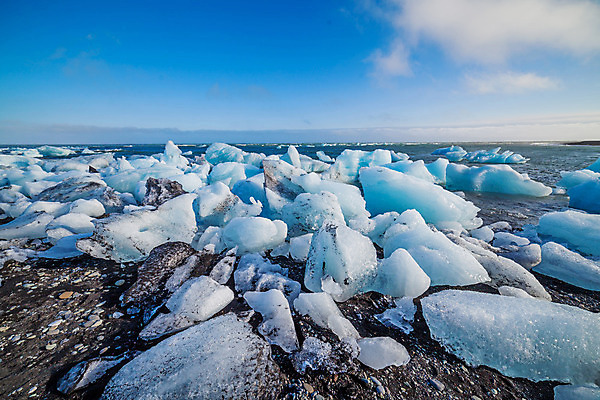 포토 JPG 해외이미지 호수 바다 자연 하늘 산 아이슬란드 풍경 사람없음 파란색 냉동 얼음 검은색 블록 추위 만 시원함 크리스탈 북극 빙하 빙산 북쪽 대서양 석호 단절 웅장함 해외202004 해외포토 자연요소 유럽 컬러 광석 극지방 방향 생태계 파일형식 이미지허브