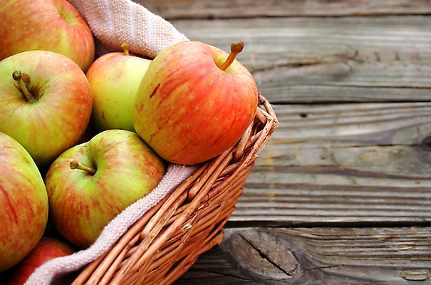 포토 JPG 해외이미지 라이프스타일 음식 줄기 농업 다이어트 과일 디저트 건강 사람없음 빨간색 물 바구니 젖음 흰색 신선 최고 액체 달콤 맛 사과 먹기 오브젝트 질감 대각선 내추럴 숙성 해외202004 해외포토 자연요소 식물 산업 선 컬러 컨셉 모션 생활 파일형식 이미지허브