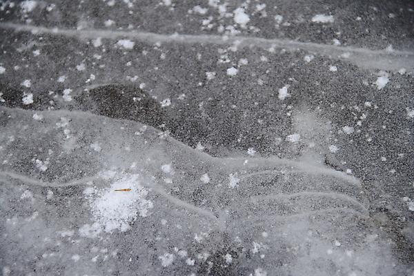 포토 JPG 해외이미지 계절 백그라운드 겨울 자연 날씨 추상 사람없음 야외 얼음 어둠 회색 추위 흰색 균열 질감 빙하 서리 결정체 내추럴 해외202004 해외포토 자연요소 컬러 무늬 모션 생태계 파일형식 이미지허브