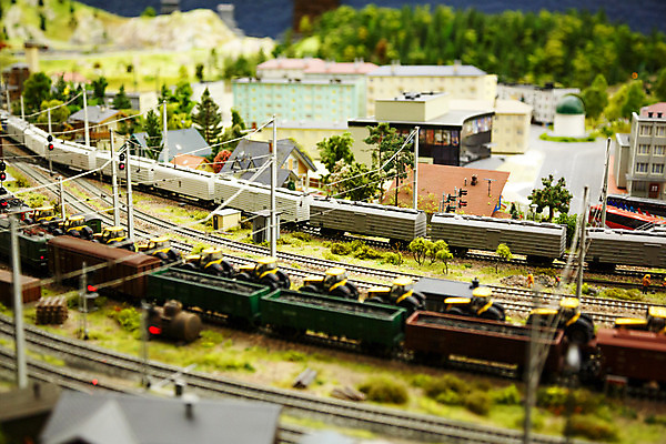 포토 JPG 해외이미지 교통시설 자동차 사람없음 장난감 미니어처 기차 도시 역 교차로 오브젝트 선로 해외202004 해외포토 길 육상교통 교통 대중교통 모형 시설 파일형식 이미지허브