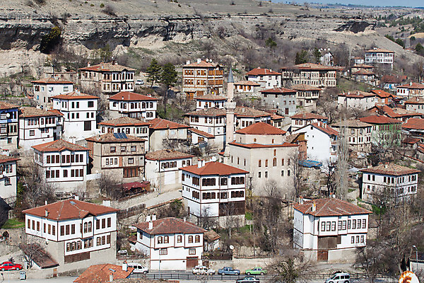 포토 JPG 해외이미지 전통 외관 여행 건축양식 창문 지붕 주택 사람없음 건물 목재 도시풍경 흰색 도시 재산 빌라 타운 칠면조 옛날 해외202004 튀르키예 해외포토 나무 건축물 건축 아시아 컬러 재료 조류 풍경 금융 파일형식 이미지허브