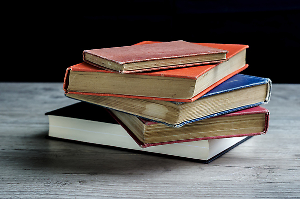 포토 JPG 해외이미지 학생 교육 종이 문화 어린이 과학 학교 탁자 사람없음 책 스터디 수확 골동품 수학 역사 도서관 읽기 대학교 질감 복고 생물학 문학 페이지 물리학 옛날 철학 해외202004 해외포토 가구 농업 교과목 모션 사람 학습 물리 파일형식 이미지허브